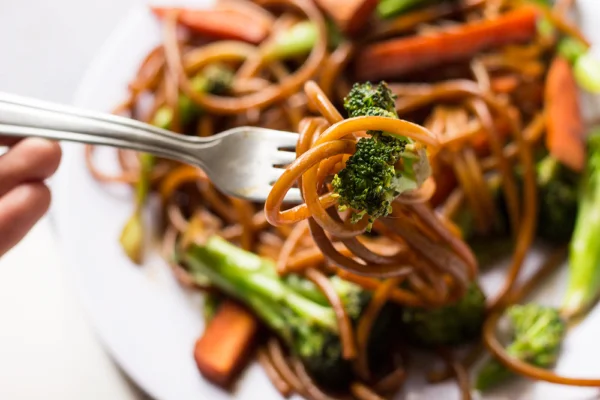yakisoba de vegetais