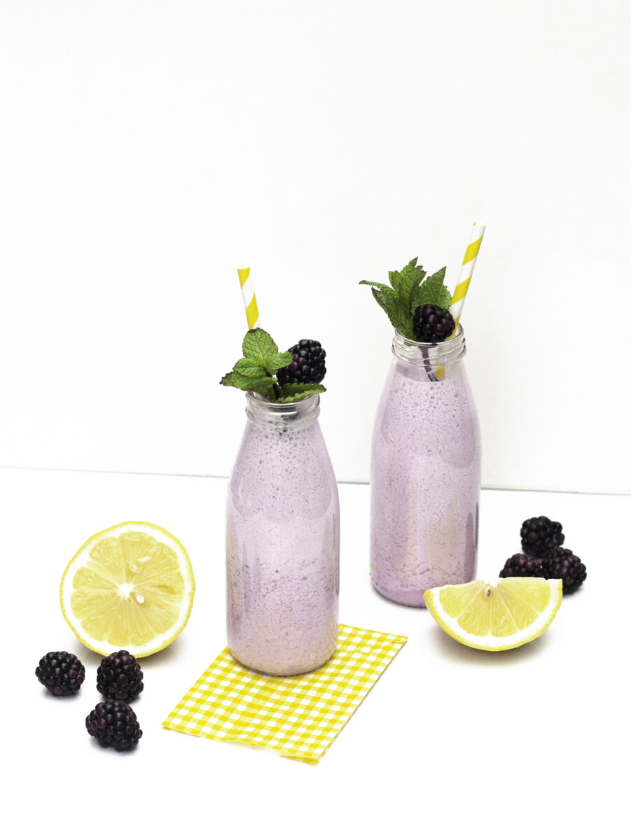 vitamina gelada de amora