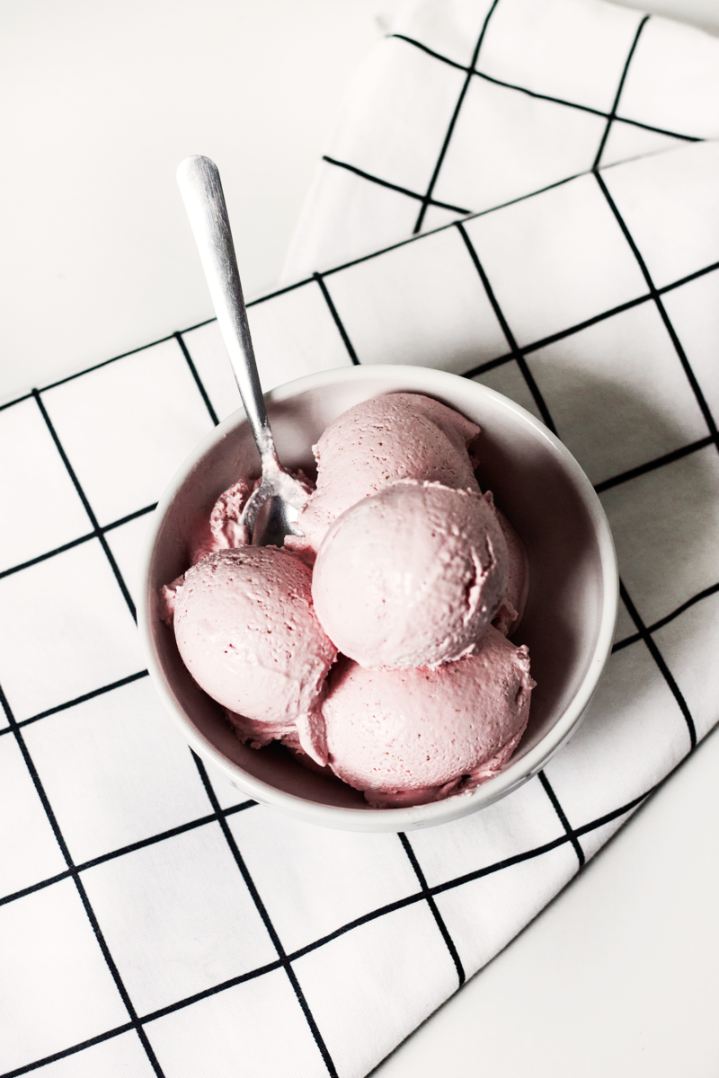 sorvete de morango caseiro super fácil