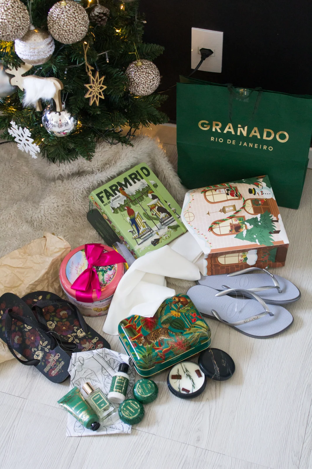 Um relato íntimo sobre a tradição do café da manhã de Natal, memórias da infância, rabanadas, panetone e pequenos rituais…