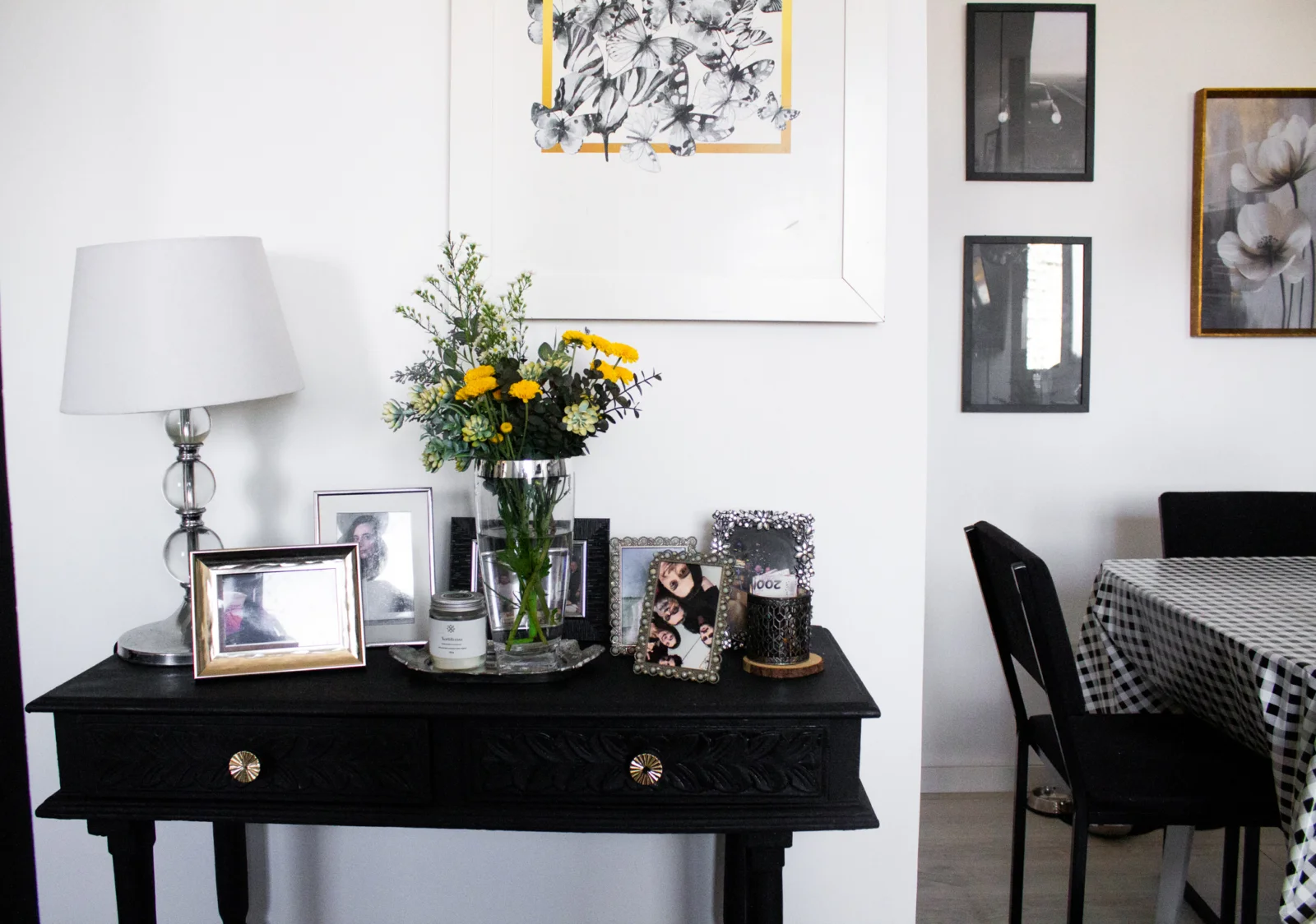 Uma decoração com cores vibrantes de verão
