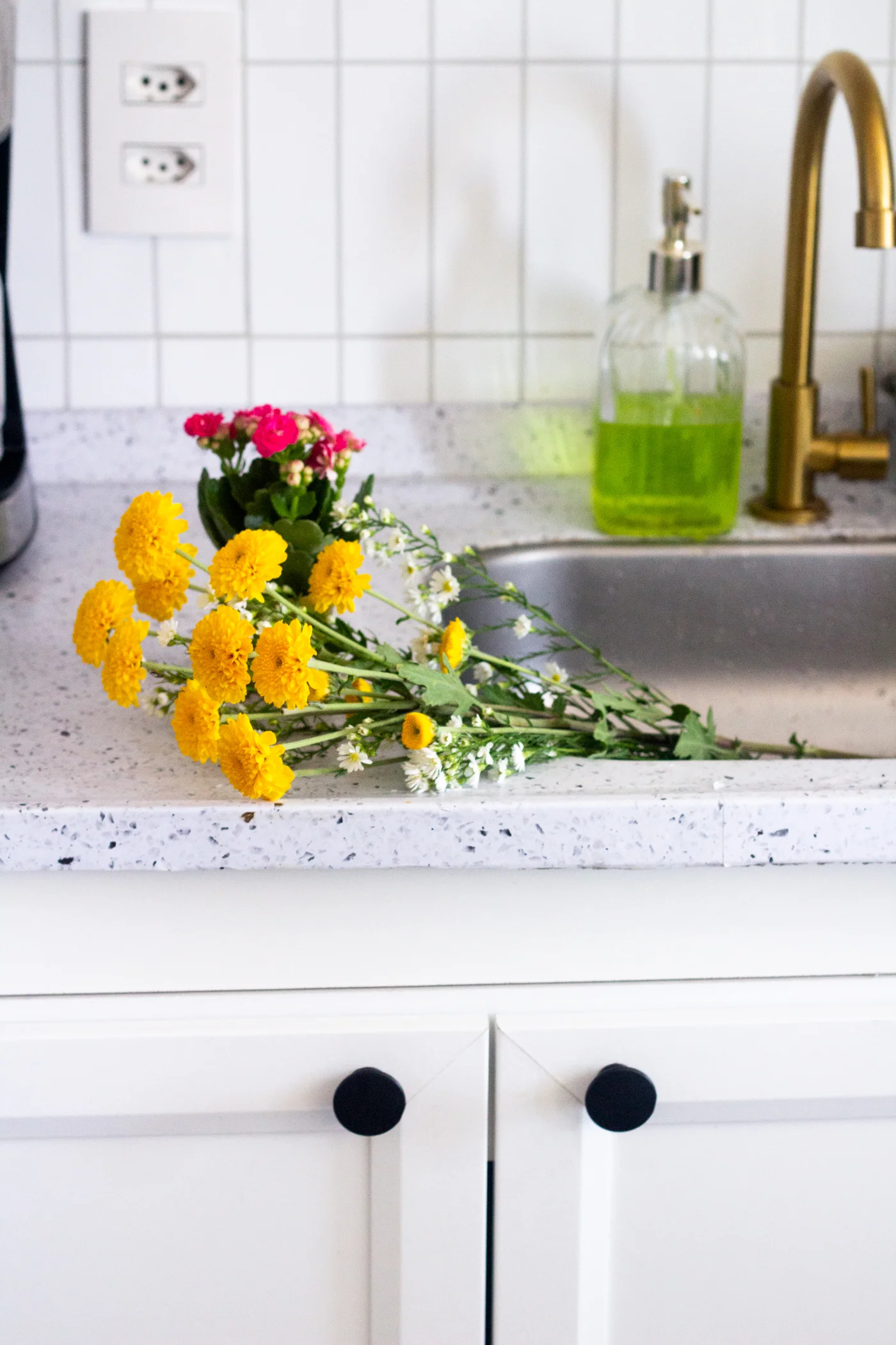 Uma decoração com cores vibrantes de verão