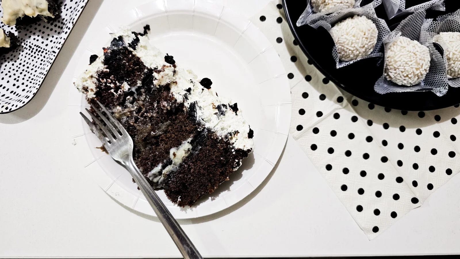 Um aniversário de bolinhas