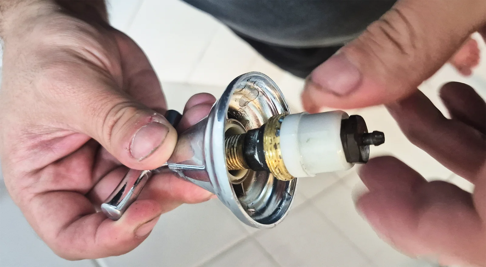 Vale a pena trocar os metais e acessórios em apartamento alugado?