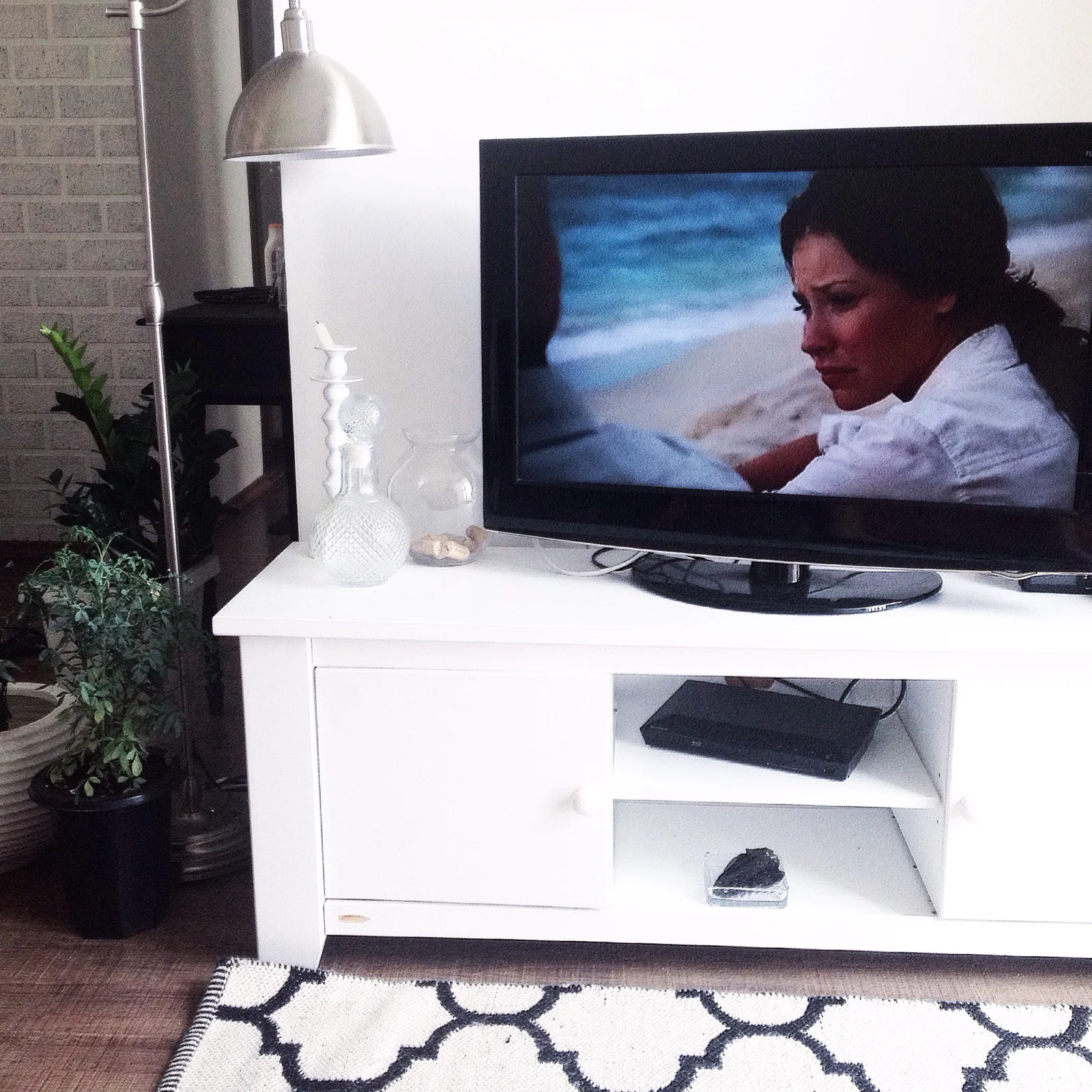 Trocando luminárias em apartamento alugado: minha experiência