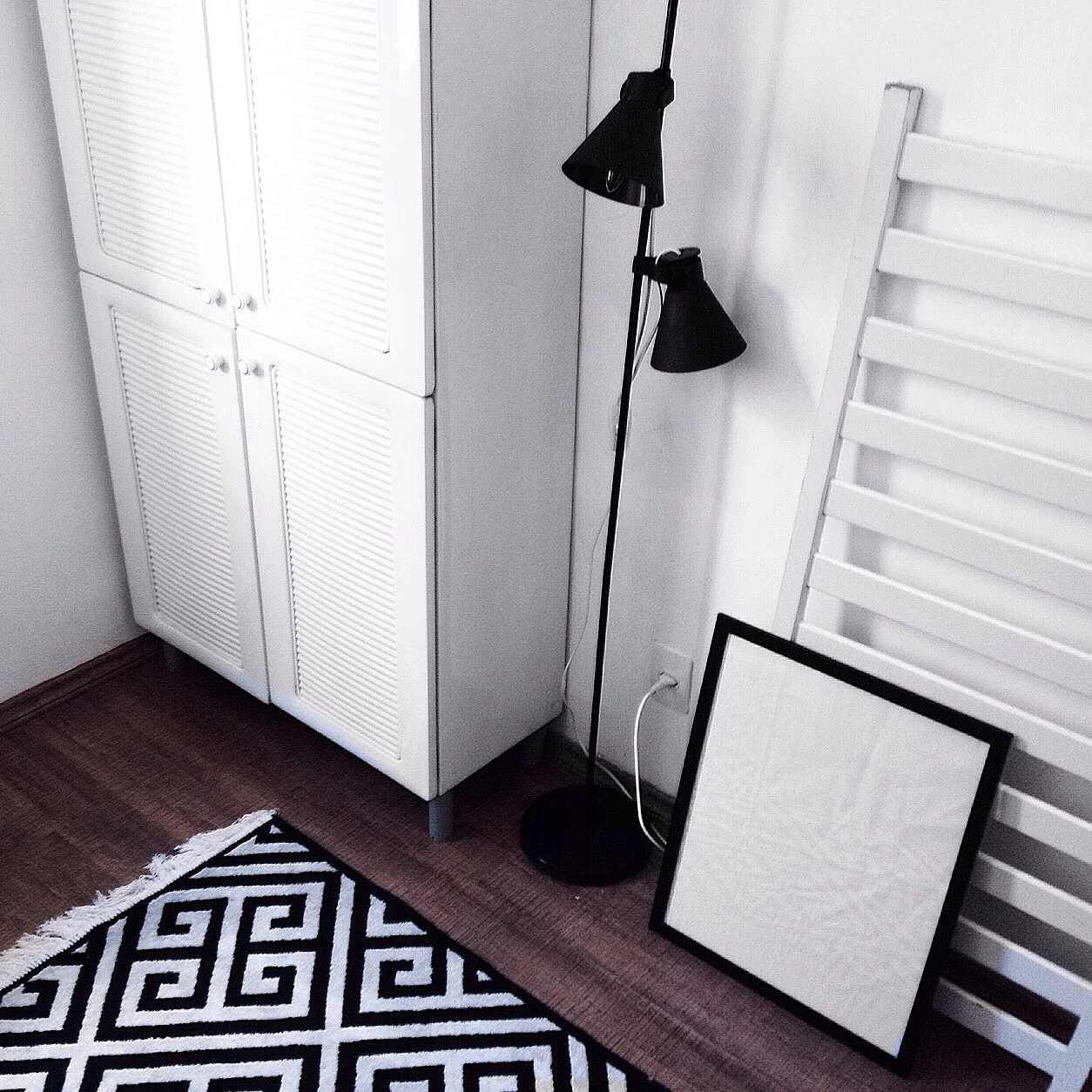 Trocando luminárias em apartamento alugado: minha experiência
